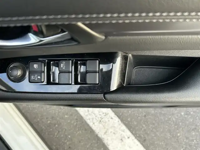 マツダ ＣＸ－５ XD プロアクティブ 島根県 2017(平29)年 9.1万km スノーフレイクホワイトパールマイカ 純正ＳＤナビ　/(AM/FM/フルセグTV/ＤＶＤ再生/Ｂｌｕｅｔｏｏｔｈ接続)　/ＢＯＳＥサウンドスピーカー　/バックカメラ　/前方ドライブレコーダー　/ＥＴＣ　/マツダ・レーダー・クルーズ・コントロール/ブラインドスポットモニター/前後コーナーセンサー/レーンアシスト/ヘッドアップディスプレイ　/パワーバックドア　/運転席メモリーシート/パワーシート　/前席シートヒーター/ステアリングヒーター/電動パーキングブレーキ/オートホールド/MTモード付AT　/オートハイビーム／ライト/純正LEDヘッドライト/純正19インチアルミホイール　/純正フロアマット