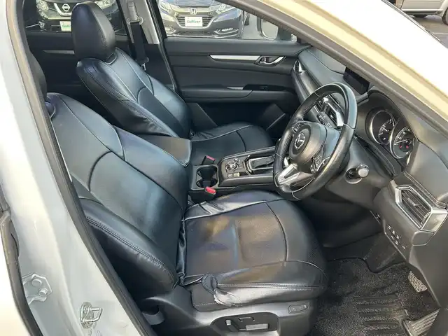 マツダ ＣＸ－５ XD プロアクティブ 島根県 2017(平29)年 9.1万km スノーフレイクホワイトパールマイカ 純正ＳＤナビ　/(AM/FM/フルセグTV/ＤＶＤ再生/Ｂｌｕｅｔｏｏｔｈ接続)　/ＢＯＳＥサウンドスピーカー　/バックカメラ　/前方ドライブレコーダー　/ＥＴＣ　/マツダ・レーダー・クルーズ・コントロール/ブラインドスポットモニター/前後コーナーセンサー/レーンアシスト/ヘッドアップディスプレイ　/パワーバックドア　/運転席メモリーシート/パワーシート　/前席シートヒーター/ステアリングヒーター/電動パーキングブレーキ/オートホールド/MTモード付AT　/オートハイビーム／ライト/純正LEDヘッドライト/純正19インチアルミホイール　/純正フロアマット