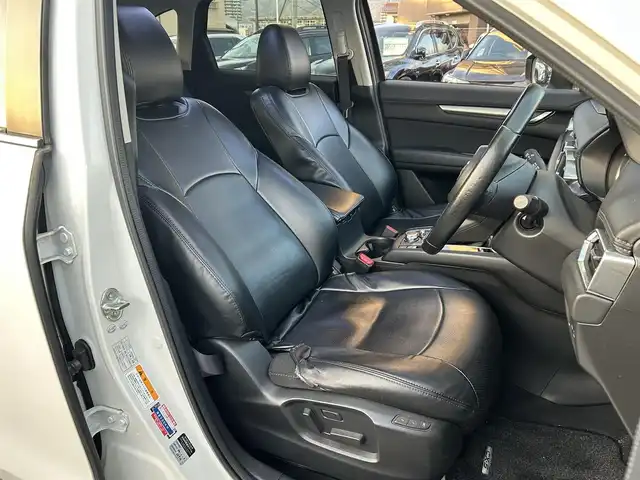 マツダ ＣＸ－５ XD プロアクティブ 島根県 2017(平29)年 9.1万km スノーフレイクホワイトパールマイカ 純正ＳＤナビ　/(AM/FM/フルセグTV/ＤＶＤ再生/Ｂｌｕｅｔｏｏｔｈ接続)　/ＢＯＳＥサウンドスピーカー　/バックカメラ　/前方ドライブレコーダー　/ＥＴＣ　/マツダ・レーダー・クルーズ・コントロール/ブラインドスポットモニター/前後コーナーセンサー/レーンアシスト/ヘッドアップディスプレイ　/パワーバックドア　/運転席メモリーシート/パワーシート　/前席シートヒーター/ステアリングヒーター/電動パーキングブレーキ/オートホールド/MTモード付AT　/オートハイビーム／ライト/純正LEDヘッドライト/純正19インチアルミホイール　/純正フロアマット