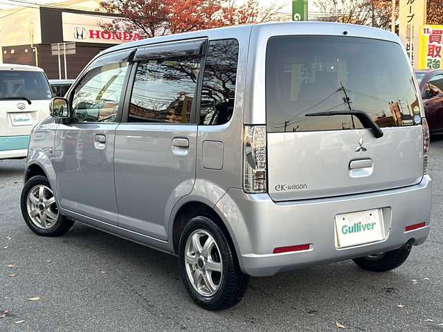 三菱 ｅＫワゴン M 鳥取県 2013(平25)年 3.3万km クールシルバーメタリック ワンオーナー/スタッドレスタイヤ4本積み込み/５速MT/CD/AM/FM/２WD/ドアバイザー