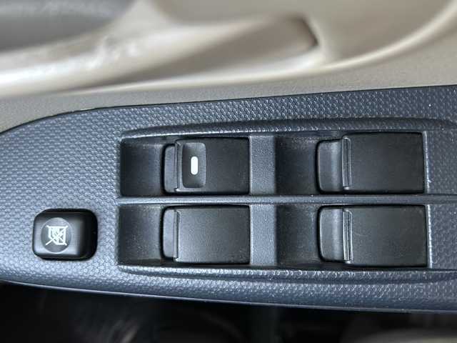 三菱 ｅＫワゴン M 鳥取県 2013(平25)年 3.3万km クールシルバーメタリック ワンオーナー/スタッドレスタイヤ4本積み込み/５速MT/CD/AM/FM/２WD/ドアバイザー