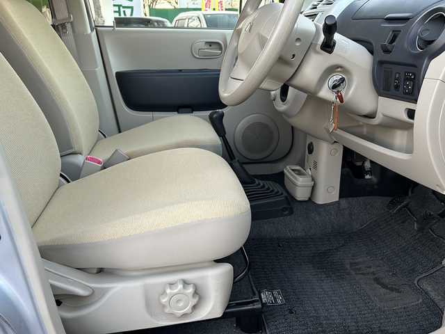 三菱 ｅＫワゴン M 鳥取県 2013(平25)年 3.3万km クールシルバーメタリック ワンオーナー/スタッドレスタイヤ4本積み込み/５速MT/CD/AM/FM/２WD/ドアバイザー