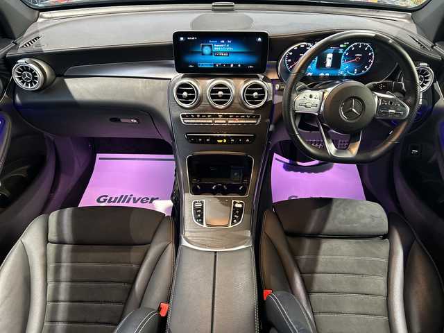 メルセデス・ベンツ ＧＬＣ３００ 4マチック AMGライン 神奈川県 2021(令3)年 3.4万km オブシディアンブラック ワンオーナー/サンルーフ/Burmesterプレミアムサウンド/純正ナビ（FM/AM/USB/BT/フルセグTV)/全方位カメラ/パドルシフト/レーダークルーズコントロール/ETC2.0/電動パーキングブレーキ/電動リアゲート/前後コーナーセンサー/アクティブレーンキーピングアシスト/アクティブブレーキアシスト/ブラインドスポットモニター/道路標識アシスト/横滑り防止装置/おくだけ充電/ハーフレザーシート/D/N席メモリパワーシート/全席シートヒーター/ISOFIX/両側サイドステップ/純正フロアマット/純正アルミホイール/純正ドアバイザー/スペアキー×１/保証書/取扱説明書