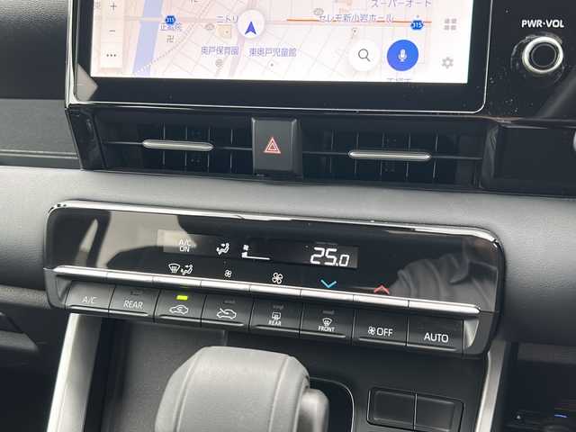 トヨタ ヴォクシー ハイブリッド S－G 東京都 2023(令5)年 1.1万km アティチュードブラックマイカ ワンオーナー/フルセグテレビ/バックカメラ/クルーズコントロール/プッシュスタート/両側パワースライドドア/ETC/USB/Bluetooth/ウォークスルー/3列シート/コーナーセンサー