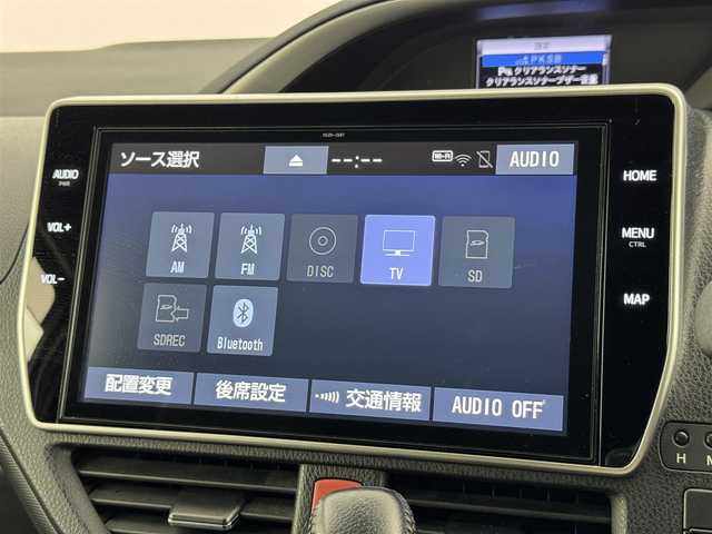 トヨタ ヴォクシー ZS 煌Ⅱ 福岡県 2020(令2)年 6.5万km ホワイトパールクリスタルシャイン モデリスタエアロ　/フリップダウンモニター　/純正１０型ナビ　/バックカメラ　/ビルトインＥＴＣ　/３６０°ドラレコ　/クルーズコントロール　/コーナーセンサー/衝突被害軽減ブレーキ　/レーンキープ　/ＰＫＳＢ　/ＭＴモード付き　/両側電動スライドドア