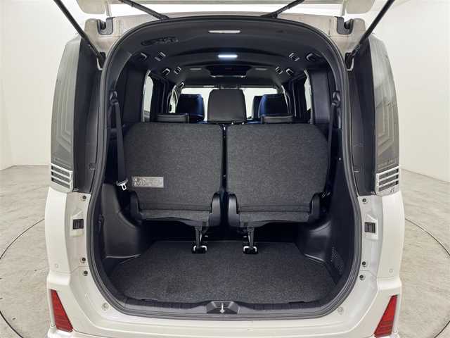 トヨタ ヴォクシー ZS 煌Ⅱ 福岡県 2020(令2)年 6.5万km ホワイトパールクリスタルシャイン モデリスタエアロ　/フリップダウンモニター　/純正１０型ナビ　/バックカメラ　/ビルトインＥＴＣ　/３６０°ドラレコ　/クルーズコントロール　/コーナーセンサー/衝突被害軽減ブレーキ　/レーンキープ　/ＰＫＳＢ　/ＭＴモード付き　/両側電動スライドドア