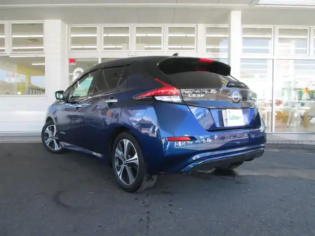 日産 リーフ X Vセレクション 千葉県 2022(令4)年 2.5万km オーロラフレアブルーパール ワンオーナー/純正メモリナビ、フルセグTV/純正オーディオ【BT/USB/ラジオ】/デジタルインナーミラー/アランドビューモニター/プロパイロット/LEDヘッドライト/オートライト/ステアリングヒーター/全席シートヒーター/純正17インチアルミホイール/純正ドライブレコーダー/前後コーナーセンサー/ウィンカードアミラー/純正ビルトイン2.0ETC/新車整備手帳/取扱説明書/記録簿R7年度車検(日産有り)/スペアキー(1本)