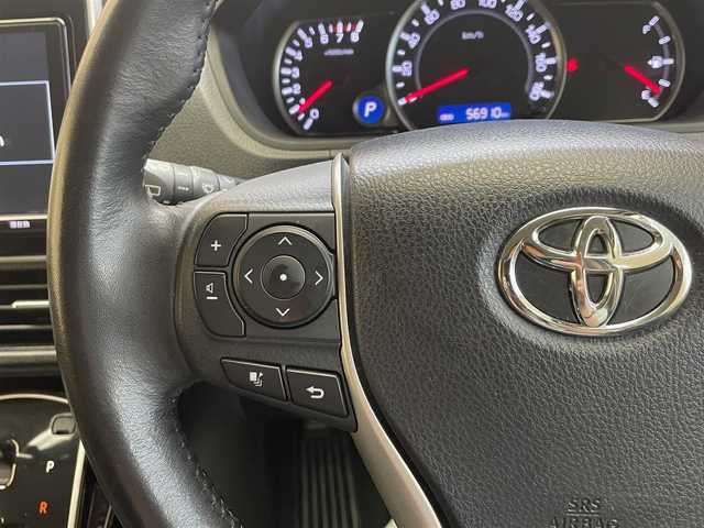 トヨタ ヴォクシー ZS 煌Ⅱ 岩手県 2017(平29)年 5.7万km ホワイトパールクリスタルシャイン ４WD/ワンオーナー/ロールサンシェード/両側パワースライドドア/衝突被害軽減システム/横滑り防止装置/アイドリングストップ/ETC2.0/フルセグTV/バックカメラ/レーンアシスト/純正LEDヘッドライト/純正アルミホイール16インチ/オートライト/オートマチックハイビーム/３列シート/ウォークスルー/電動格納ドアミラー/ドアバイザー