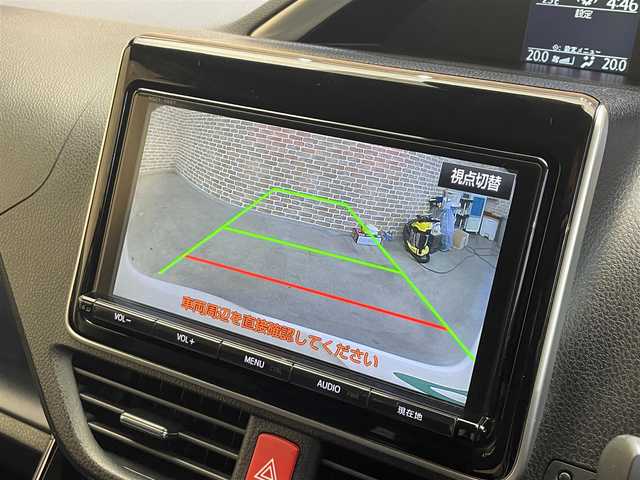 トヨタ ヴォクシー ZS 煌Ⅱ 岩手県 2017(平29)年 5.7万km ホワイトパールクリスタルシャイン ４WD/ワンオーナー/ロールサンシェード/両側パワースライドドア/衝突被害軽減システム/横滑り防止装置/アイドリングストップ/ETC2.0/フルセグTV/バックカメラ/レーンアシスト/純正LEDヘッドライト/純正アルミホイール16インチ/オートライト/オートマチックハイビーム/３列シート/ウォークスルー/電動格納ドアミラー/ドアバイザー