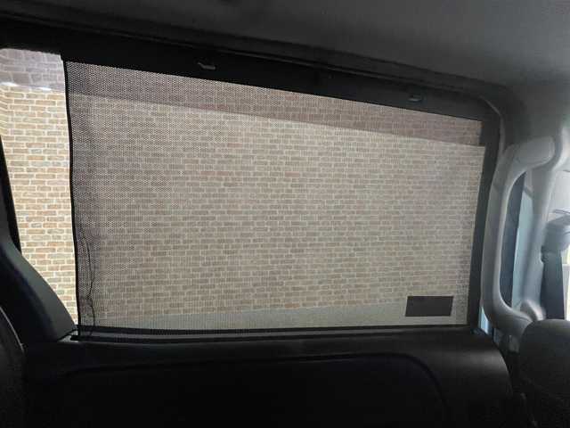 トヨタ ヴォクシー ZS 煌Ⅱ 岩手県 2017(平29)年 5.7万km ホワイトパールクリスタルシャイン ４WD/ワンオーナー/ロールサンシェード/両側パワースライドドア/衝突被害軽減システム/横滑り防止装置/アイドリングストップ/ETC2.0/フルセグTV/バックカメラ/レーンアシスト/純正LEDヘッドライト/純正アルミホイール16インチ/オートライト/オートマチックハイビーム/３列シート/ウォークスルー/電動格納ドアミラー/ドアバイザー