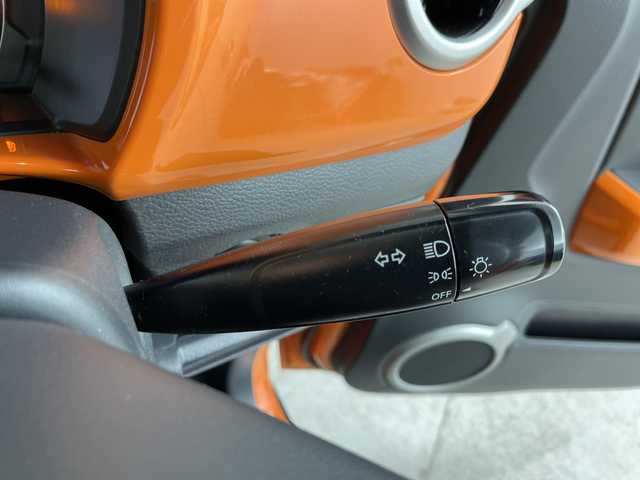 スズキ ハスラー G 道央・札幌 2015(平27)年 7万km パッションオレンジマイカ/スペリアホワイト ・４WD/・社外ＳＤナビ/・ＣＤ／ＤＶＤ／ＢＴ／ＡＵＸ／フルセグＴＶ/・ブレーキアシスト/・横滑り防止装置/・ダウンヒルアシストコントロール/・グリップコントロール/・アイドリングストップ/・運転席シートヒーター/・フォグランプ/・プッシュスタート/・スマートキー×２/・純正フロアマット/・純正ドアバイザー/・電動格納ミラー/・鉄ホイール付冬タイヤ積込/・取扱説明書/新車時保証書