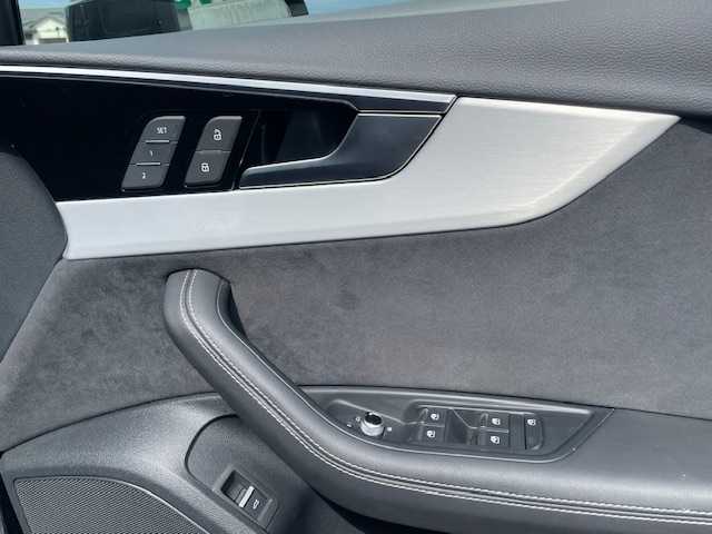 アウディ Ａ４ 35TDI Sライン 三重県 2023(令5)年 3.1万km ガンＭ 1オーナー/プレセンスシティ/プレセンスリア/アダプティブクルーズコントロール/アクティブレーンアシスト/サイドアシスト/コンフォートパッケージ/・マトリクスLEDヘッドランプ/・ヘッドランプウォッシャー/・パークアシスト/・サラウンドビューカメラ/・スマートフォンワイヤレスチャージ/・後席USB電源/Sラインプラスパッケージ/・運転席メモリーシート/・合皮巻きドアアームレスト/・合皮巻きセンターコンソール/純正SDナビゲーション/【Bluetooth/USB】/ビルトインETC2.0/前後ドライブレコーダー/パドルシフト/ハーフレザーシート/D/N席パワーシート/全席シートヒーター/オートライト/245/35R19インチ純正AW/ブラックスタイリングパッケージ/プッシュスタート/スマートキー/スペアキー/純正フロアマット