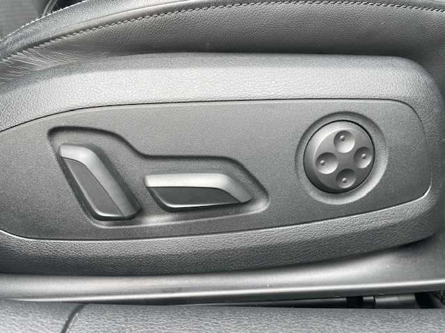 アウディ Ａ４ 35TDI Sライン 三重県 2023(令5)年 3.1万km ガンＭ 1オーナー/プレセンスシティ/プレセンスリア/アダプティブクルーズコントロール/アクティブレーンアシスト/サイドアシスト/コンフォートパッケージ/・マトリクスLEDヘッドランプ/・ヘッドランプウォッシャー/・パークアシスト/・サラウンドビューカメラ/・スマートフォンワイヤレスチャージ/・後席USB電源/Sラインプラスパッケージ/・運転席メモリーシート/・合皮巻きドアアームレスト/・合皮巻きセンターコンソール/純正SDナビゲーション/【Bluetooth/USB】/ビルトインETC2.0/前後ドライブレコーダー/パドルシフト/ハーフレザーシート/D/N席パワーシート/全席シートヒーター/オートライト/245/35R19インチ純正AW/ブラックスタイリングパッケージ/プッシュスタート/スマートキー/スペアキー/純正フロアマット