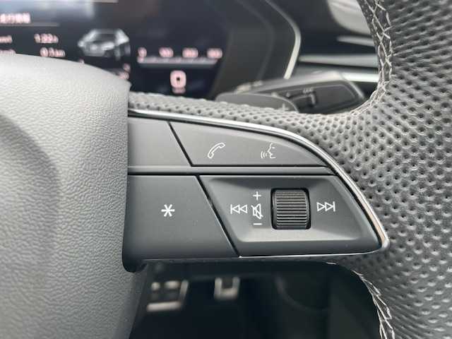 アウディ Ａ４ 35TDI Sライン 三重県 2023(令5)年 3.1万km ガンＭ 1オーナー/プレセンスシティ/プレセンスリア/アダプティブクルーズコントロール/アクティブレーンアシスト/サイドアシスト/コンフォートパッケージ/・マトリクスLEDヘッドランプ/・ヘッドランプウォッシャー/・パークアシスト/・サラウンドビューカメラ/・スマートフォンワイヤレスチャージ/・後席USB電源/Sラインプラスパッケージ/・運転席メモリーシート/・合皮巻きドアアームレスト/・合皮巻きセンターコンソール/純正SDナビゲーション/【Bluetooth/USB】/ビルトインETC2.0/前後ドライブレコーダー/パドルシフト/ハーフレザーシート/D/N席パワーシート/全席シートヒーター/オートライト/245/35R19インチ純正AW/ブラックスタイリングパッケージ/プッシュスタート/スマートキー/スペアキー/純正フロアマット