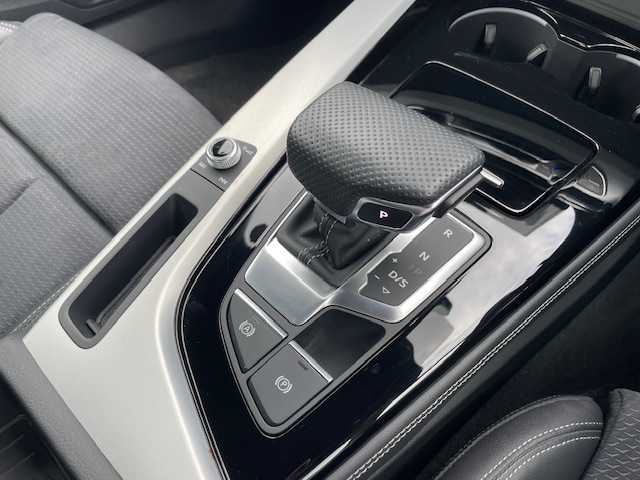 アウディ Ａ４ 35TDI Sライン 三重県 2023(令5)年 3.1万km ガンＭ 1オーナー/プレセンスシティ/プレセンスリア/アダプティブクルーズコントロール/アクティブレーンアシスト/サイドアシスト/コンフォートパッケージ/・マトリクスLEDヘッドランプ/・ヘッドランプウォッシャー/・パークアシスト/・サラウンドビューカメラ/・スマートフォンワイヤレスチャージ/・後席USB電源/Sラインプラスパッケージ/・運転席メモリーシート/・合皮巻きドアアームレスト/・合皮巻きセンターコンソール/純正SDナビゲーション/【Bluetooth/USB】/ビルトインETC2.0/前後ドライブレコーダー/パドルシフト/ハーフレザーシート/D/N席パワーシート/全席シートヒーター/オートライト/245/35R19インチ純正AW/ブラックスタイリングパッケージ/プッシュスタート/スマートキー/スペアキー/純正フロアマット