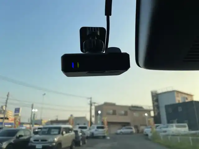 トヨタ ライズ Z 福岡県 2022(令4)年 2.2万km ブラックマイカメタリック/シャイニングホワイトパール ワンオーナー/スマートアシスト/スマートペダル/社外9型ナビ/（BT/フルセグ/AM/FM/DISC/iPod)/アラウンドビューモニター/バックカメラ/フロントカメラ/サイドカメラ/レーダークルーズコントロール/LEDヘッドライト/オートライト/DN席シートヒーター/Clazzioシートカバー/純正17インチAW/クリアランスソナー/BSM/横滑り防止装置/前後コーナーセンサー/レーンキープアシスト/盗難防止装置/衝突被害軽減ブレーキ/前後ドライブレコーダー/USB入力端子/HDMI入力端子/ECOMODE/スマートキー/ETC/保証書/取扱説明書
