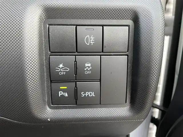 トヨタ ライズ Z 福岡県 2022(令4)年 2.2万km ブラックマイカメタリック/シャイニングホワイトパール ワンオーナー/スマートアシスト/スマートペダル/社外9型ナビ/（BT/フルセグ/AM/FM/DISC/iPod)/アラウンドビューモニター/バックカメラ/フロントカメラ/サイドカメラ/レーダークルーズコントロール/LEDヘッドライト/オートライト/DN席シートヒーター/Clazzioシートカバー/純正17インチAW/クリアランスソナー/BSM/横滑り防止装置/前後コーナーセンサー/レーンキープアシスト/盗難防止装置/衝突被害軽減ブレーキ/前後ドライブレコーダー/USB入力端子/HDMI入力端子/ECOMODE/スマートキー/ETC/保証書/取扱説明書