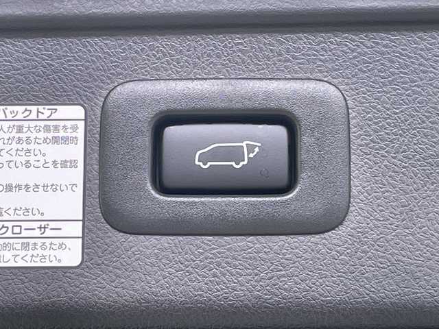 トヨタ ヴェルファイア Z ゴールデンアイズ 愛知県 2020(令2)年 3.2万km ホワイトパールクリスタルシャイン 純正９型ディスプレイオーディオ（ナビ有）/衝突軽減システム/・レーダークルーズコントロール/・レーンキープアシスト/・横滑り防止機能/サンルーフ/両側パワースライドドア/三眼LEDヘッドライト/フルセグTV/Bluetooth/バックカメラ/オットマン/ドライブレコーダー/電動リアゲート/コーナーセンサー/純正アルミホイール/ビルトインETC/WAC/オートマチックハイビーム/ステアリングスイッチ/スマートキー/プッシュスタート