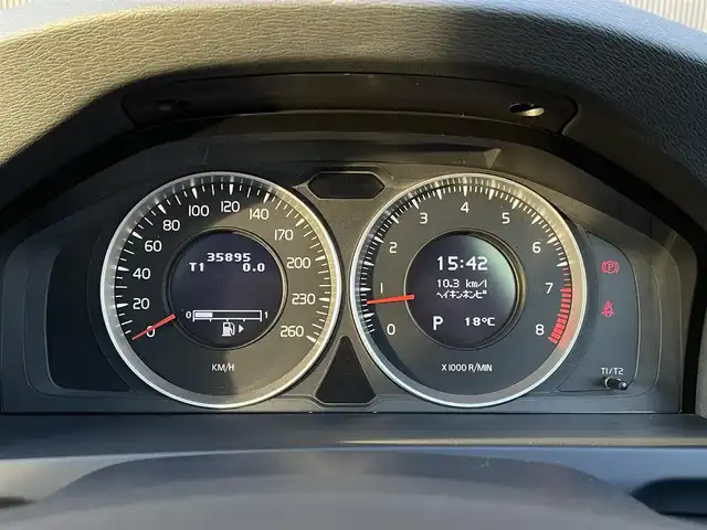 ボルボ Ｖ６０ ドライブe 長野県 2011(平23)年 3.6万km コスミックホワイトメタリック 　ワンオーナー/　ＡＣＣ/　ＢＬＩＳ/　レーンキープアシスト/　インテリセーフ　/　黒革シート/　D/Nパワーシート（メモリ機能付き）/　D/Nシートヒーター/　プッシュスタート/　ＨＩＤヘッドライト/　純正HDDナビ/　フルセグＴＶ/　bluetooth/USB/iPod/AM/FM/AUX/TV/　バックカメラ/　ＥＴＣ/　パークセンサー/　保証書・取説・スペアキー/　純正夏タイヤホイールセットあり