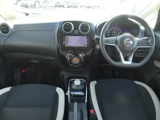 日産 ノート e－パワー X 千葉県 2019(平31)年 5.3万km スーパーブラック エマージェンシーブレーキ/インテリジェントルームミラー/純正メモリーナビ/地デジTV/【DVD/CD再生機能　Bluetooth接続】/アラウンドビューモニター/ドライブレコーダー/ETC/LEDヘッドライト/ウインカーミラー/コーナーセンサー/純正15インチアルミホイル/インテリジェントキー