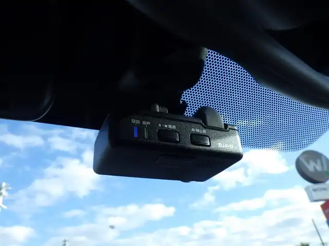 日産 ノート e－パワー X 千葉県 2019(平31)年 5.3万km スーパーブラック エマージェンシーブレーキ/インテリジェントルームミラー/純正メモリーナビ/地デジTV/【DVD/CD再生機能　Bluetooth接続】/アラウンドビューモニター/ドライブレコーダー/ETC/LEDヘッドライト/ウインカーミラー/コーナーセンサー/純正15インチアルミホイル/インテリジェントキー