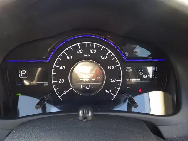 日産 ノート e－パワー X 千葉県 2019(平31)年 5.3万km スーパーブラック エマージェンシーブレーキ/インテリジェントルームミラー/純正メモリーナビ/地デジTV/【DVD/CD再生機能　Bluetooth接続】/アラウンドビューモニター/ドライブレコーダー/ETC/LEDヘッドライト/ウインカーミラー/コーナーセンサー/純正15インチアルミホイル/インテリジェントキー