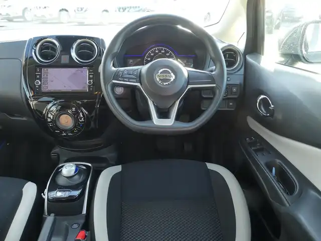 日産 ノート e－パワー X 千葉県 2019(平31)年 5.3万km スーパーブラック エマージェンシーブレーキ/インテリジェントルームミラー/純正メモリーナビ/地デジTV/【DVD/CD再生機能　Bluetooth接続】/アラウンドビューモニター/ドライブレコーダー/ETC/LEDヘッドライト/ウインカーミラー/コーナーセンサー/純正15インチアルミホイル/インテリジェントキー