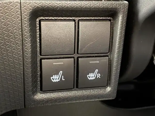 ダイハツ タント カスタム RS 愛知県 2025(令7)年 0.4万km シャイニングホワイトパール 純正１０型ナビ　全方位カメラ　シートヒーター　ＨＤＭＩ　両側パワスラ　フルセグＴＶ　ＤＶＤ　スマアシ　ＥＴＣ　ドラレコ　コーナーセンサー　衝突軽減　ＵＳＢ接続　ＬＥＤライト　フォグ　純正マット　禁煙車　オートハイビーム　Bluetooth　アイドリングストップ　純正１５インチAW　スマートキー　プッシュスタート