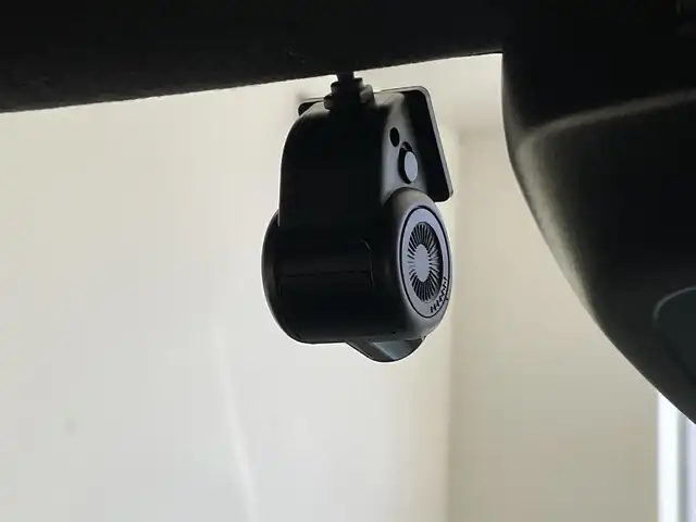 ダイハツ タント カスタム RS 愛知県 2025(令7)年 0.4万km シャイニングホワイトパール 純正１０型ナビ　全方位カメラ　シートヒーター　ＨＤＭＩ　両側パワスラ　フルセグＴＶ　ＤＶＤ　スマアシ　ＥＴＣ　ドラレコ　コーナーセンサー　衝突軽減　ＵＳＢ接続　ＬＥＤライト　フォグ　純正マット　禁煙車　オートハイビーム　Bluetooth　アイドリングストップ　純正１５インチAW　スマートキー　プッシュスタート