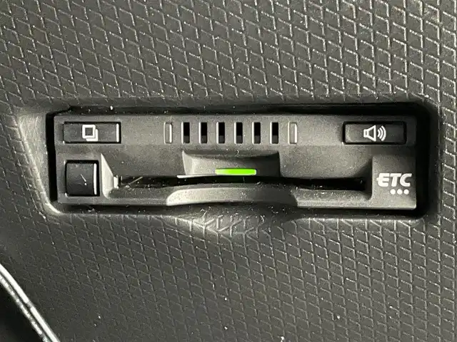 ダイハツ タント カスタム RS 愛知県 2025(令7)年 0.4万km シャイニングホワイトパール 純正１０型ナビ　全方位カメラ　シートヒーター　ＨＤＭＩ　両側パワスラ　フルセグＴＶ　ＤＶＤ　スマアシ　ＥＴＣ　ドラレコ　コーナーセンサー　衝突軽減　ＵＳＢ接続　ＬＥＤライト　フォグ　純正マット　禁煙車　オートハイビーム　Bluetooth　アイドリングストップ　純正１５インチAW　スマートキー　プッシュスタート