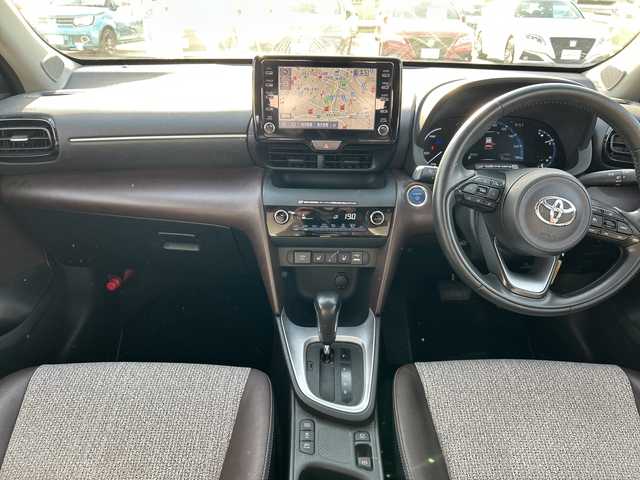 トヨタ ヤリスクロス ハイブリッド Z 富山県 2021(令3)年 8.2万km ホワイトパールクリスタルシャイン 純正ディスプレイオーディオ/ナビキット/Bluetooth/全周囲カメラ/プリクラッシュセーフティ/コーナーセンサー/レーンキープアシスト/ブラインドスポットモニター/レーダークルーズコントロール/コンビシート/パワーシート/電動リアゲート/プッシュスタート/スマートキー/ETC