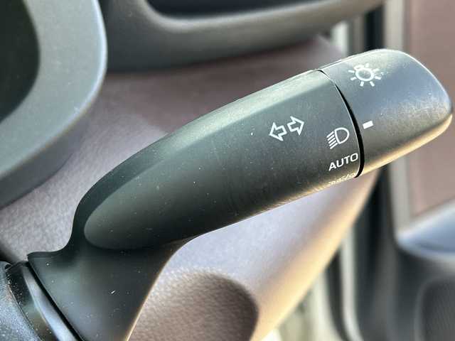 トヨタ ヤリスクロス ハイブリッド Z 富山県 2021(令3)年 8.2万km ホワイトパールクリスタルシャイン 純正ディスプレイオーディオ/ナビキット/Bluetooth/全周囲カメラ/プリクラッシュセーフティ/コーナーセンサー/レーンキープアシスト/ブラインドスポットモニター/レーダークルーズコントロール/コンビシート/パワーシート/電動リアゲート/プッシュスタート/スマートキー/ETC