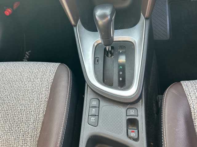 トヨタ ヤリスクロス ハイブリッド Z 富山県 2021(令3)年 8.2万km ホワイトパールクリスタルシャイン 純正ディスプレイオーディオ/ナビキット/Bluetooth/全周囲カメラ/プリクラッシュセーフティ/コーナーセンサー/レーンキープアシスト/ブラインドスポットモニター/レーダークルーズコントロール/コンビシート/パワーシート/電動リアゲート/プッシュスタート/スマートキー/ETC