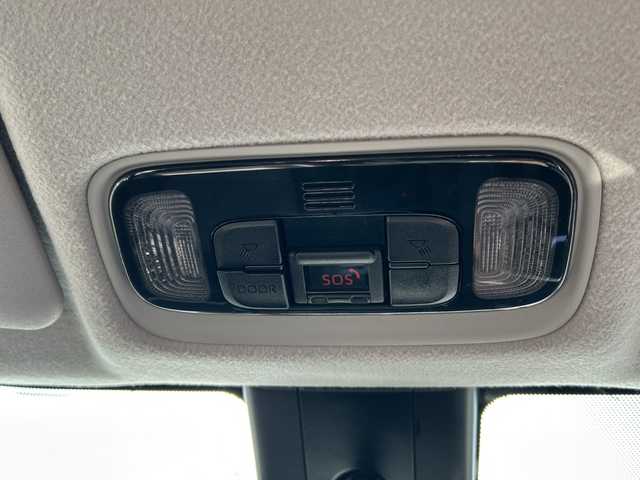 トヨタ ヤリスクロス ハイブリッド Z 富山県 2021(令3)年 8.2万km ホワイトパールクリスタルシャイン 純正ディスプレイオーディオ/ナビキット/Bluetooth/全周囲カメラ/プリクラッシュセーフティ/コーナーセンサー/レーンキープアシスト/ブラインドスポットモニター/レーダークルーズコントロール/コンビシート/パワーシート/電動リアゲート/プッシュスタート/スマートキー/ETC