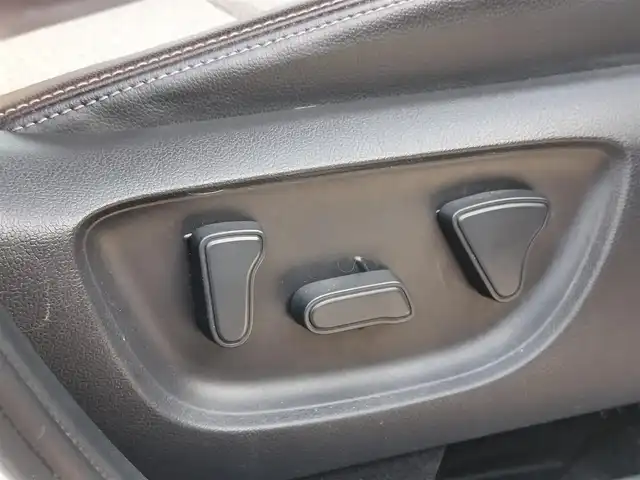 トヨタ ヤリスクロス ハイブリッド Z 富山県 2021(令3)年 8.2万km ホワイトパールクリスタルシャイン 純正ディスプレイオーディオ/ナビキット/Bluetooth/全周囲カメラ/プリクラッシュセーフティ/コーナーセンサー/レーンキープアシスト/ブラインドスポットモニター/レーダークルーズコントロール/コンビシート/パワーシート/電動リアゲート/プッシュスタート/スマートキー/ETC