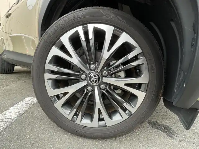 トヨタ ヤリスクロス ハイブリッド Z 東京都 2023(令5)年 1.1万km ベージュ 純正ナビ(AM/FM/CD/DVD/BT)/フルセグTV/ワンオーナー/ビルトインETC/全方位カメラ(フロント、バック、サイド)/パノラミックビューモニター/トヨタセーフティセンス/レーダークルーズコントロール/オートブレーキホールド/パーキングサポートブレーキ/発信遅れ告知機能/レーンキープアシスト/クリアランスソナー/ステアリングヒーター/純正AW/ハーフレザーシート/オートライト/オートマチックハイビーム/LEDヘッドライト
