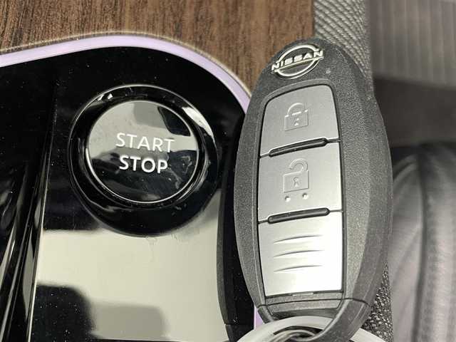 日産 オーラ G レザーエディション 群馬県 2022(令4)年 2.9万km ミッドナイトブラック/サンライズカッパー 純正９インチナビ　アラウンドビューモニター　プロパイロット　ＢＳＭ　ＢＯＳＥ　デジタルインナーミラー　ＬＥＤライト　純正１７インチＡＷ　ステアリングリモコン　コーナーセンサー　ワイヤレス充電　禁煙車