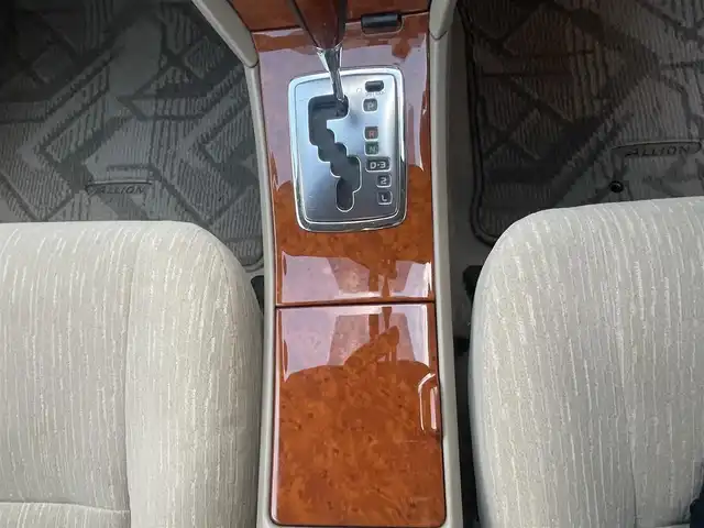 トヨタ アリオン A18 Gパッケージプレミアム 愛知県 2005(平17)年 6.7万km ホワイトパールクリスタルシャイン キーレス　/オーディオ　/ISOFIX /オートライト　/HIDヘッド　/ETC