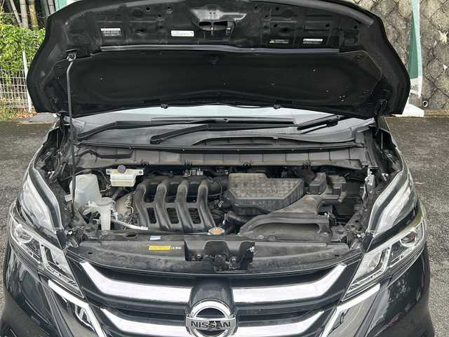 日産 セレナ ハイウェイスターVセレクションⅡ 京都府 2017(平29)年 4.1万km ダイヤモンドブラック 純正ナビ/・BT Audio/フルセグTV/CD/DVD/AM/FM/プロパイロット/アラウンドビューモニター/バックカメラ/両側パワースライドドア/プリクラッシュセーフティ/標識検知/車線逸脱防止装置/横滑り防止装置/パーキングアシスト/アイドリングストップ/ビルトインETC/ステアリングスイッチ/ドライブレコーダー/オートライト/オートリトラクタブルミラー/コーナーセンサー/プッシュスタート/純正フロアマット/ドアバイザー