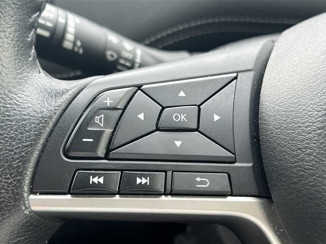 日産 セレナ ハイウェイスターVセレクションⅡ 京都府 2017(平29)年 4.1万km ダイヤモンドブラック 純正ナビ/・BT Audio/フルセグTV/CD/DVD/AM/FM/プロパイロット/アラウンドビューモニター/バックカメラ/両側パワースライドドア/プリクラッシュセーフティ/標識検知/車線逸脱防止装置/横滑り防止装置/パーキングアシスト/アイドリングストップ/ビルトインETC/ステアリングスイッチ/ドライブレコーダー/オートライト/オートリトラクタブルミラー/コーナーセンサー/プッシュスタート/純正フロアマット/ドアバイザー