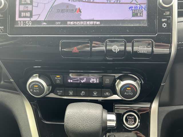 日産 セレナ ハイウェイスターVセレクションⅡ 京都府 2017(平29)年 4.1万km ダイヤモンドブラック 純正ナビ/・BT Audio/フルセグTV/CD/DVD/AM/FM/プロパイロット/アラウンドビューモニター/バックカメラ/両側パワースライドドア/プリクラッシュセーフティ/標識検知/車線逸脱防止装置/横滑り防止装置/パーキングアシスト/アイドリングストップ/ビルトインETC/ステアリングスイッチ/ドライブレコーダー/オートライト/オートリトラクタブルミラー/コーナーセンサー/プッシュスタート/純正フロアマット/ドアバイザー