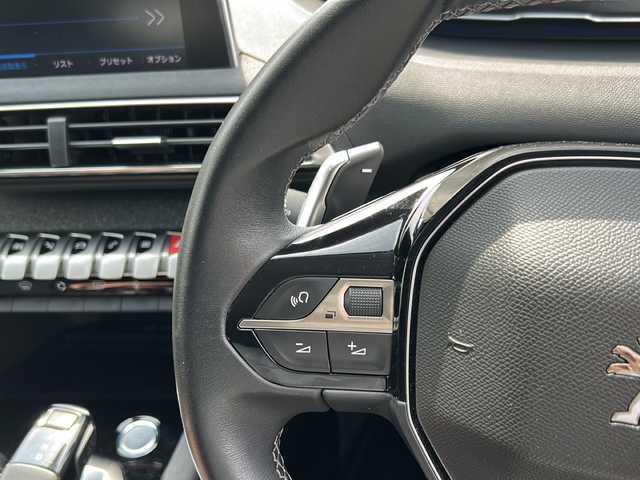 プジョー ３００８ GTライン 福島県 2018(平30)年 4.1万km 白 ハーフレザーシート/純正メモリナビ/（ＵＳＢ）/バック・サイドカメラ/クルーズコントロール/レーンキーピングアシスト/パーキングアシスタンス/ブラインドスポットモニター/トラクションコントロール/ＥＴＣ/純正１８inアルミホイール/オートライト/ＬＥＤライト/インテリジェントハイビーム/フォグランプ/ウィンカーミラー/電動格納ミラー/スマートキー/プッシュスタート/Ｗ＋サイドエアバッグ/ＡＢＳ/フロアマット/新車保証書/取扱説明書