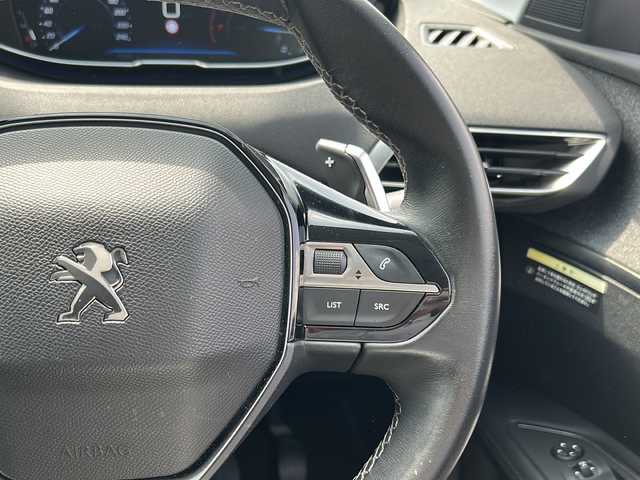 プジョー ３００８ GTライン 福島県 2018(平30)年 4.1万km 白 ハーフレザーシート/純正メモリナビ/（ＵＳＢ）/バック・サイドカメラ/クルーズコントロール/レーンキーピングアシスト/パーキングアシスタンス/ブラインドスポットモニター/トラクションコントロール/ＥＴＣ/純正１８inアルミホイール/オートライト/ＬＥＤライト/インテリジェントハイビーム/フォグランプ/ウィンカーミラー/電動格納ミラー/スマートキー/プッシュスタート/Ｗ＋サイドエアバッグ/ＡＢＳ/フロアマット/新車保証書/取扱説明書