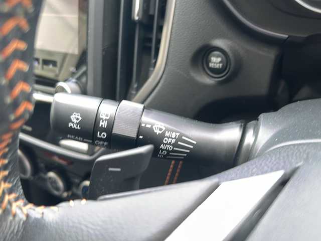 スバル インプレッサ ＸＶ 2．0i－L アイサイト 富山県 2018(平30)年 4.3万km クリスタルホワイトP ＥｙｅＳｉｇｈｔ　/４ＷＤ　/純正８インチナビ　/衝突被害軽減ブレーキ　/アダプティブクルーズコントロール　/スバルリヤビークルディテクション　/シートヒーター(D/N)/ステアリング連動ヘッドライト/ブラインドスポットモニター/パワーシート(D/N)/ETC2.0/バックカメラ/USB入力端子/スペアキー/ドライブレコーダー(前後)/LEDヘッドライト/オートライト/レザーシート