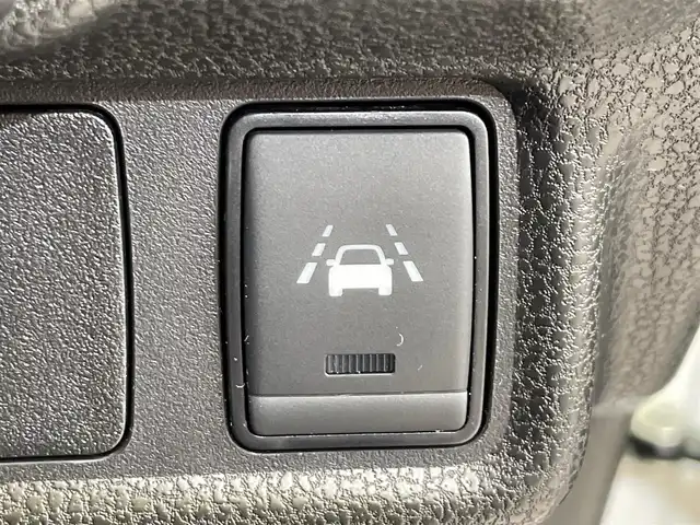 日産 ノート e－パワーX FOUR Vセレ 岩手県 2020(令2)年 0.8万km ブリリアントホワイトパール ワンオーナー/４WD/アラウンドビューモニター/インテリジェントルームミラー/インテリジェントエマージェンシーブレーキ/レーンアシスト/ハイビームアシスト/横滑り防止装置/LEDヘッドライト/純正ナビ/フルセグTV/ドライブレコーダー/ステアリングスイッチ/ドアミラーウインカー/LEDヘッドライト/純正15インチアルミホイール