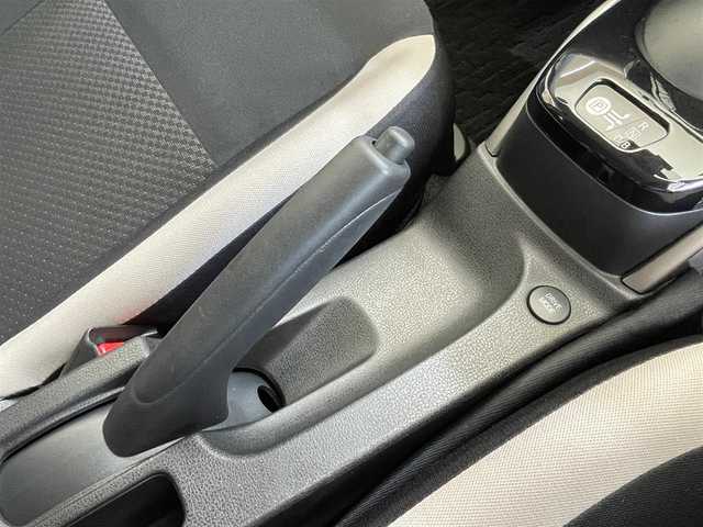 日産 ノート e－パワーX FOUR Vセレ 新潟県 2020(令2)年 0.8万km ブリリアントホワイトパール ワンオーナー/４WD/アラウンドビューモニター/インテリジェントルームミラー/インテリジェントエマージェンシーブレーキ/レーンアシスト/横滑り防止装置/LEDヘッドライト/純正ナビ/フルセグTV/ドライブレコーダー/ステアリングスイッチ/ドアミラーウインカー/LEDヘッドライト/純正15インチアルミホイール