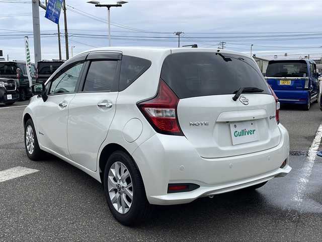 日産 ノート e－パワーX FOUR Vセレ 新潟県 2020(令2)年 0.8万km ブリリアントホワイトパール ワンオーナー/４WD/アラウンドビューモニター/インテリジェントルームミラー/インテリジェントエマージェンシーブレーキ/レーンアシスト/横滑り防止装置/LEDヘッドライト/純正ナビ/フルセグTV/ドライブレコーダー/ステアリングスイッチ/ドアミラーウインカー/LEDヘッドライト/純正15インチアルミホイール