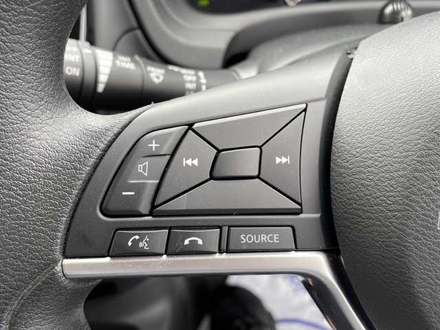 日産 ノート e－パワーX FOUR Vセレ 新潟県 2020(令2)年 0.8万km ブリリアントホワイトパール ワンオーナー/４WD/アラウンドビューモニター/インテリジェントルームミラー/インテリジェントエマージェンシーブレーキ/レーンアシスト/横滑り防止装置/LEDヘッドライト/純正ナビ/フルセグTV/ドライブレコーダー/ステアリングスイッチ/ドアミラーウインカー/LEDヘッドライト/純正15インチアルミホイール