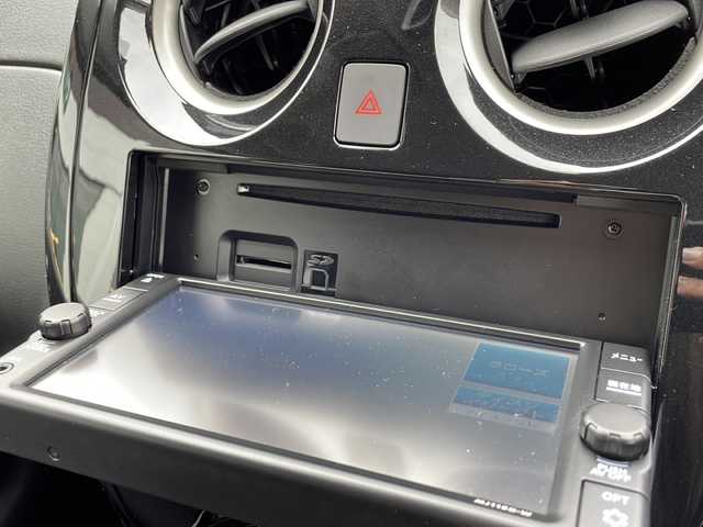 日産 ノート e－パワーX FOUR Vセレ 新潟県 2020(令2)年 0.8万km ブリリアントホワイトパール ワンオーナー/４WD/アラウンドビューモニター/インテリジェントルームミラー/インテリジェントエマージェンシーブレーキ/レーンアシスト/横滑り防止装置/LEDヘッドライト/純正ナビ/フルセグTV/ドライブレコーダー/ステアリングスイッチ/ドアミラーウインカー/LEDヘッドライト/純正15インチアルミホイール