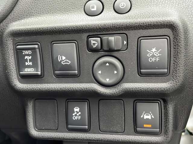 日産 ノート e－パワーX FOUR Vセレ 新潟県 2020(令2)年 0.8万km ブリリアントホワイトパール ワンオーナー/４WD/アラウンドビューモニター/インテリジェントルームミラー/インテリジェントエマージェンシーブレーキ/レーンアシスト/横滑り防止装置/LEDヘッドライト/純正ナビ/フルセグTV/ドライブレコーダー/ステアリングスイッチ/ドアミラーウインカー/LEDヘッドライト/純正15インチアルミホイール